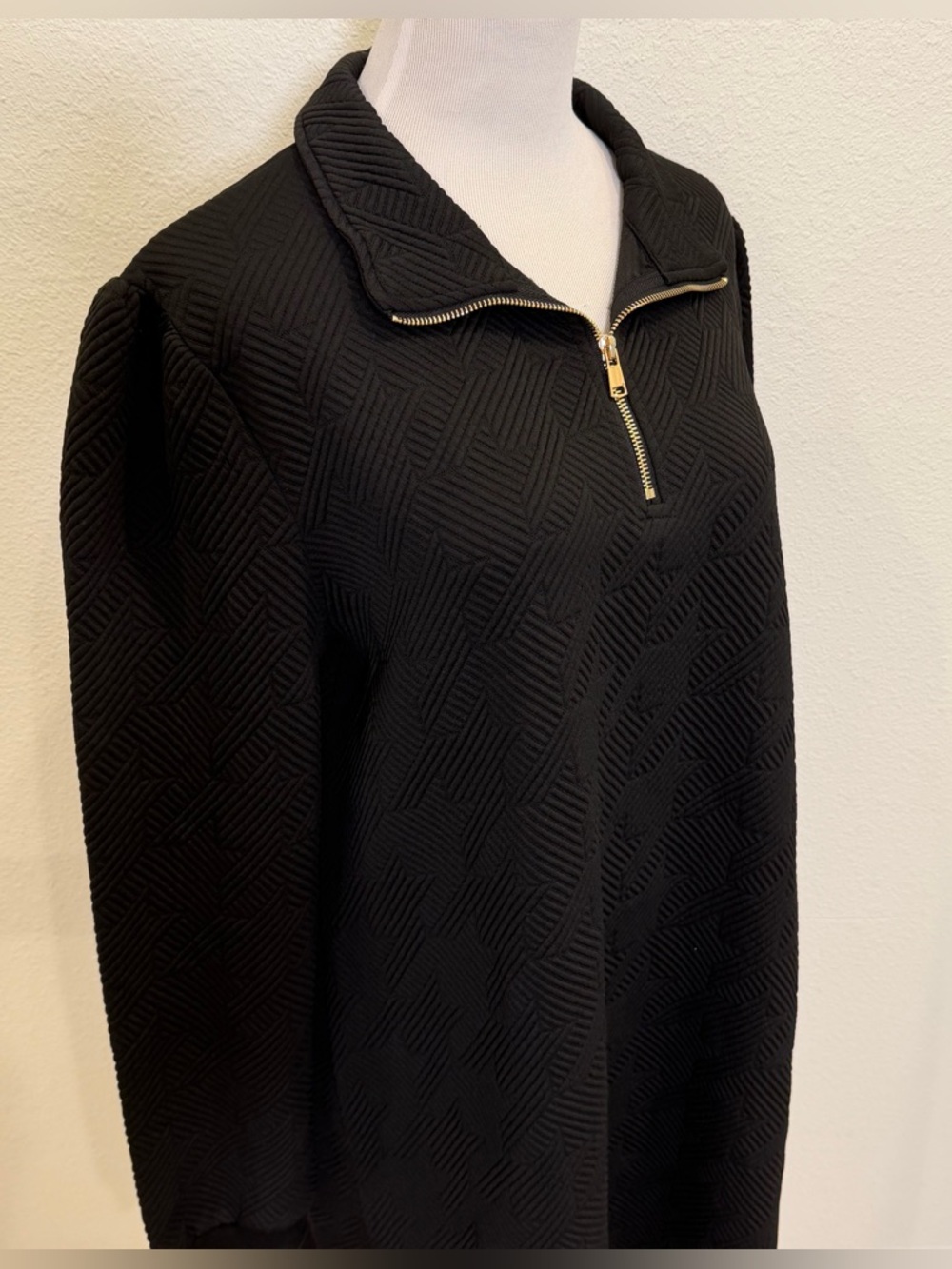 SSYS The Label Textured Long Sleeve Shift Dress Large Black Gold Zip Relaxed Fit - Picture 2 of 6